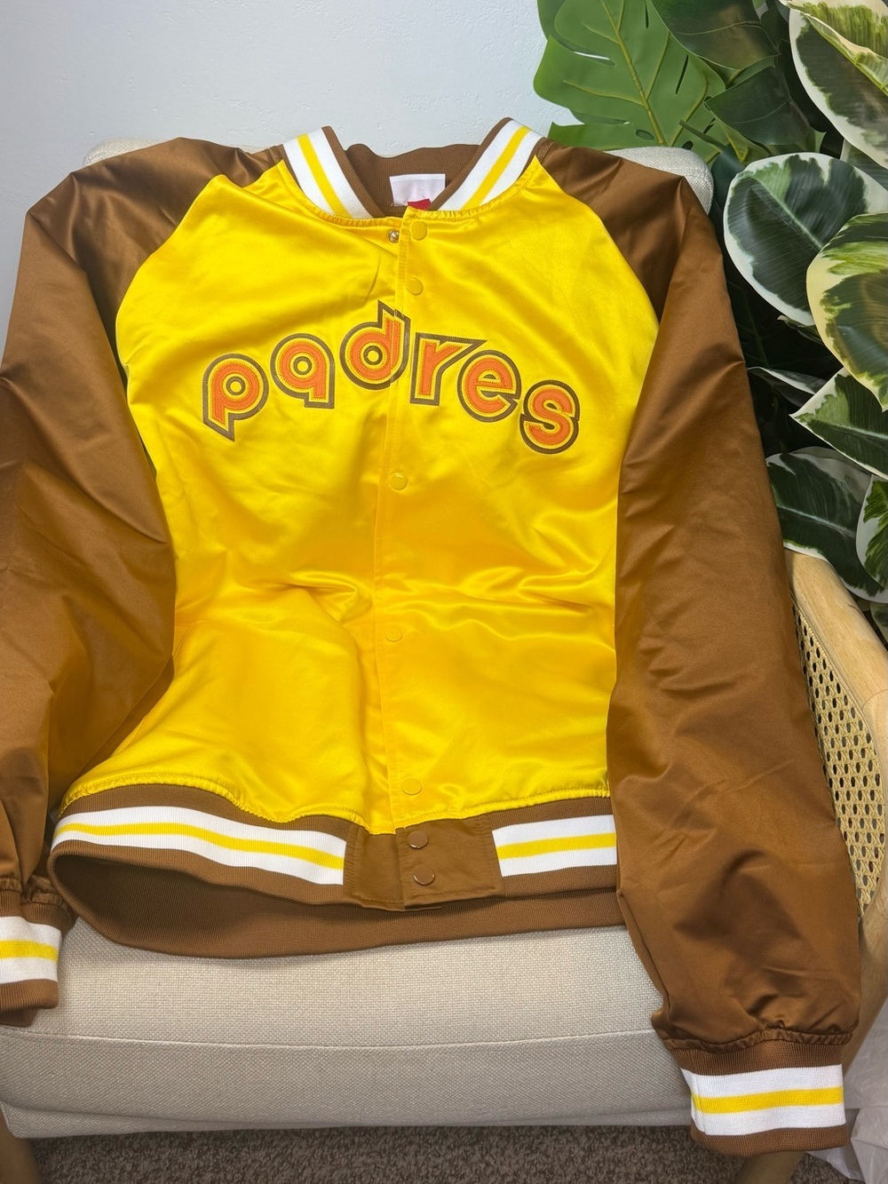 Mitchell & Ness San Diego Padres Retro Bomber Jacket Size large